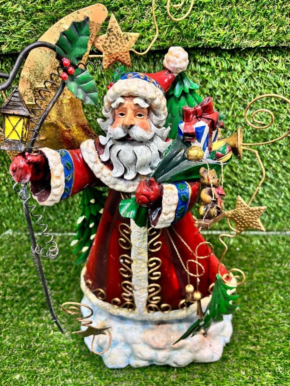 Grandeur Noel 2002 Santa Tin and Resin Stocking Holder Collector Edition Box